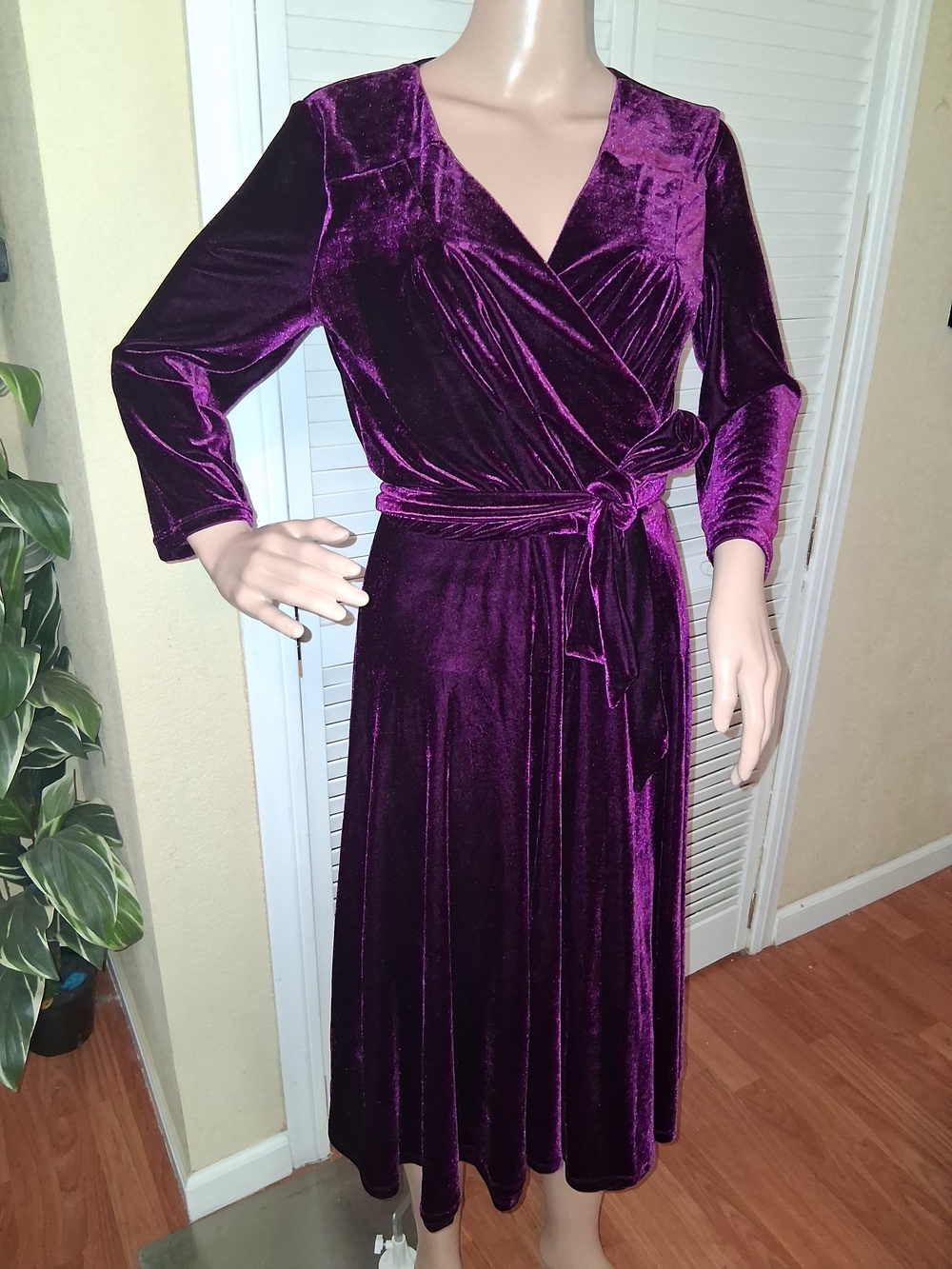 Unique Vintage Purple Velvet Kelsie Wrap Dress Size Large 10-12